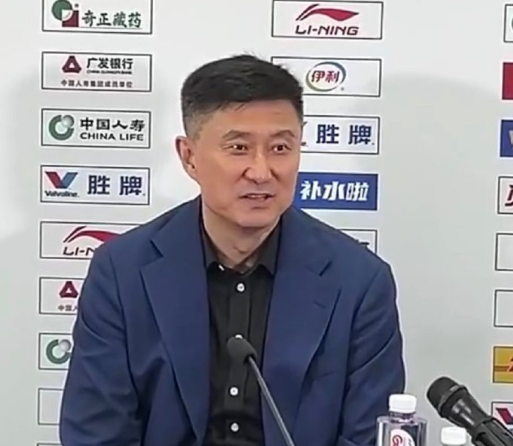 kaiyun集团-深夜两点！广东男篮发声总结出局赛季 球迷留言杜锋朱芳雨下课